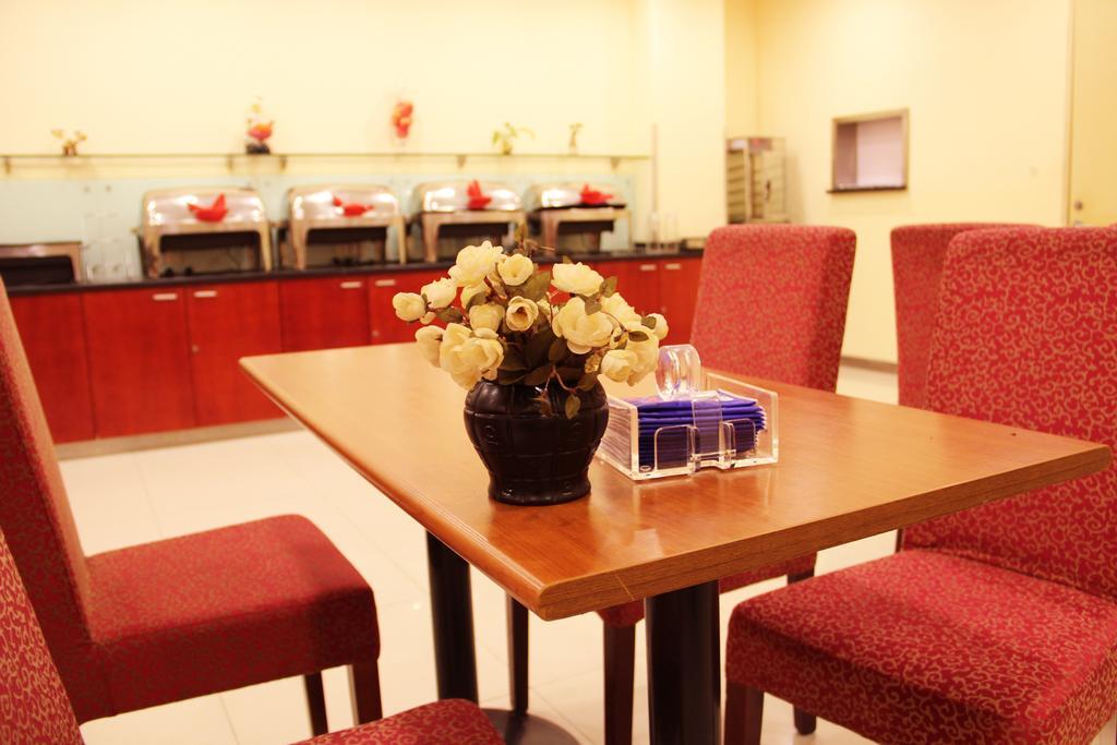 Hanting Express Jinzhou Luoyang Road Central Avenue 외부 사진
